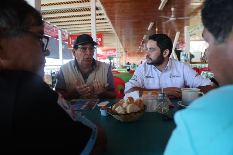 Gobernador Carvajal junto a dirigentes de Caleta Riquelme evalúan proyecto para la fabricación de embarcaciones menores
