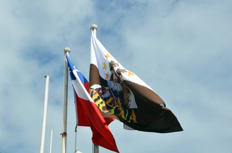 Gobierno de Tarapacá iza por segunda vez la bandera en honor a la Virgen del Carmen de La Tirana