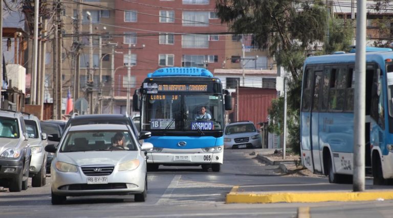 Comenzaron a circular los primeros buses estándar RED en el área metropolitana Alto Hospicio – Iquique