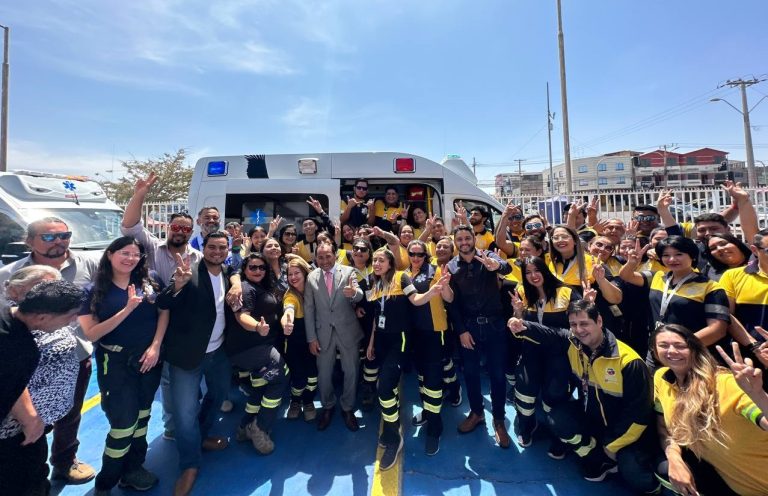 Entrega de ambulancias eleva a 10 mil millones los aportes del Gobierno de Tarapacá en salud