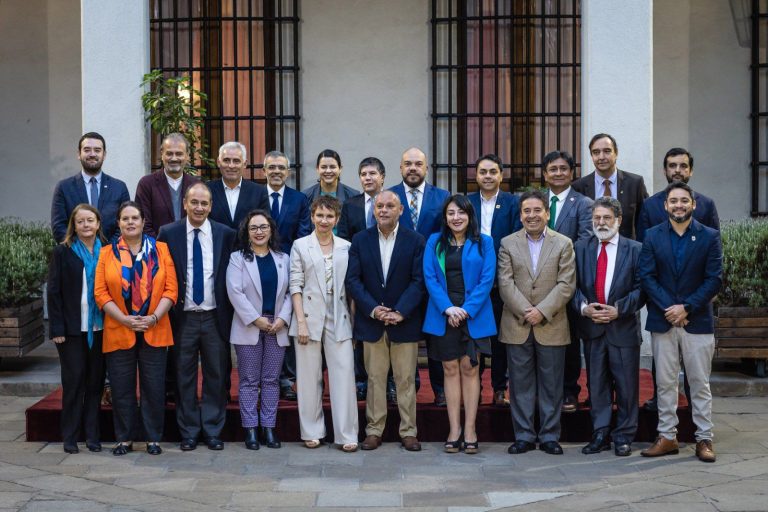 Gobernadores solicitan Escuelas de Carabineros en cada región del país