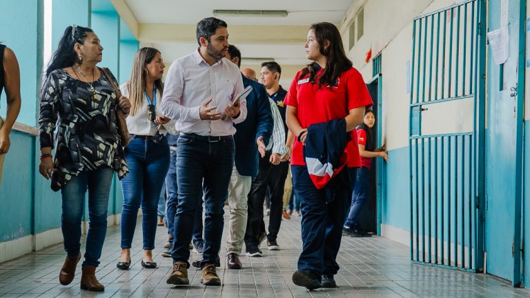 Gobernador Carvajal da inicio a la evaluación de infraestructura de 40 establecimientos educacionales