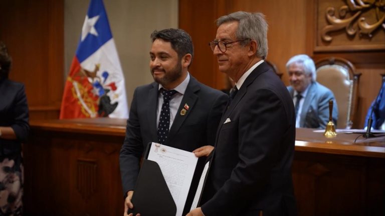 Gobernador Carvajal es proclamado por el TRICEL