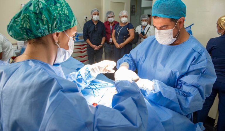 Operativo dermatológico resolvió en dos días cerca del 50% de la lista de espera para primera consulta en Tarapacá