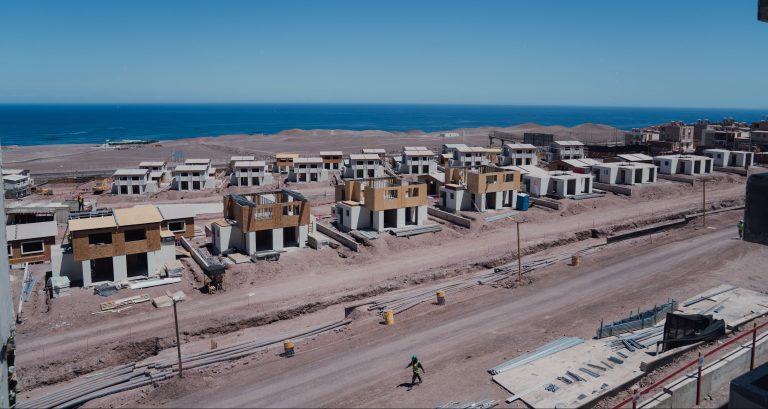 Construcción de 220 viviendas de Altos de Playa Blanca II ya supera el 70 por ciento de avance