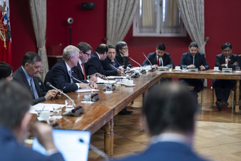 Gobernadores proponen acelerar la inversión regional y reducir la permisología para generar empleos