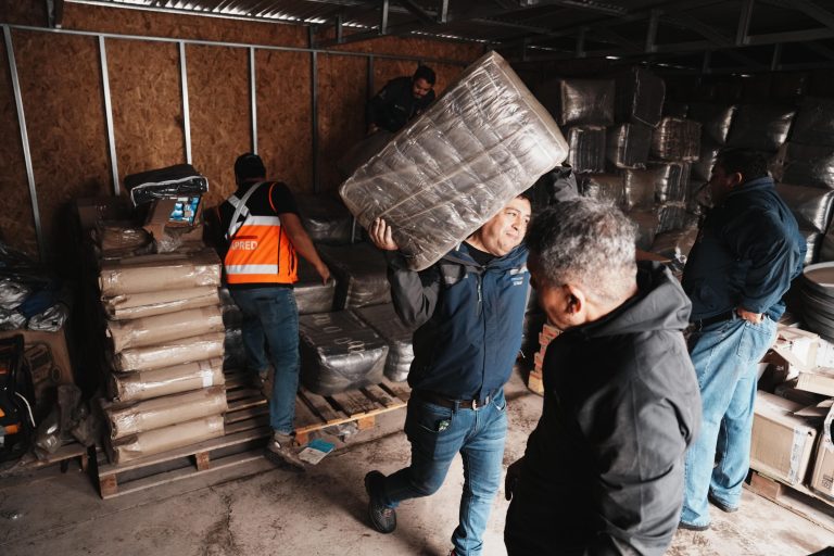 GORE Tarapacá y Consejo Regional entregan insumos a SENAPRED para reforzar respuesta ante precipitaciones