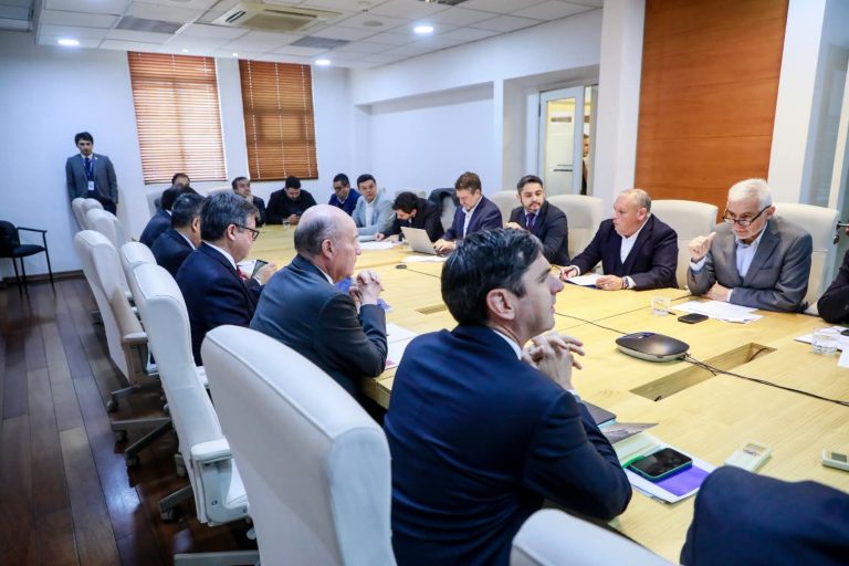 Gobernadores piden a Hacienda corregir reducción de más de $270 mil millones en recursos para las regiones